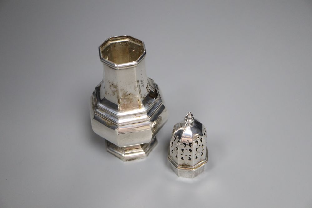 A modern silver octagonal baluster sugar caster, London, 1961, 16.3cm, 5oz.